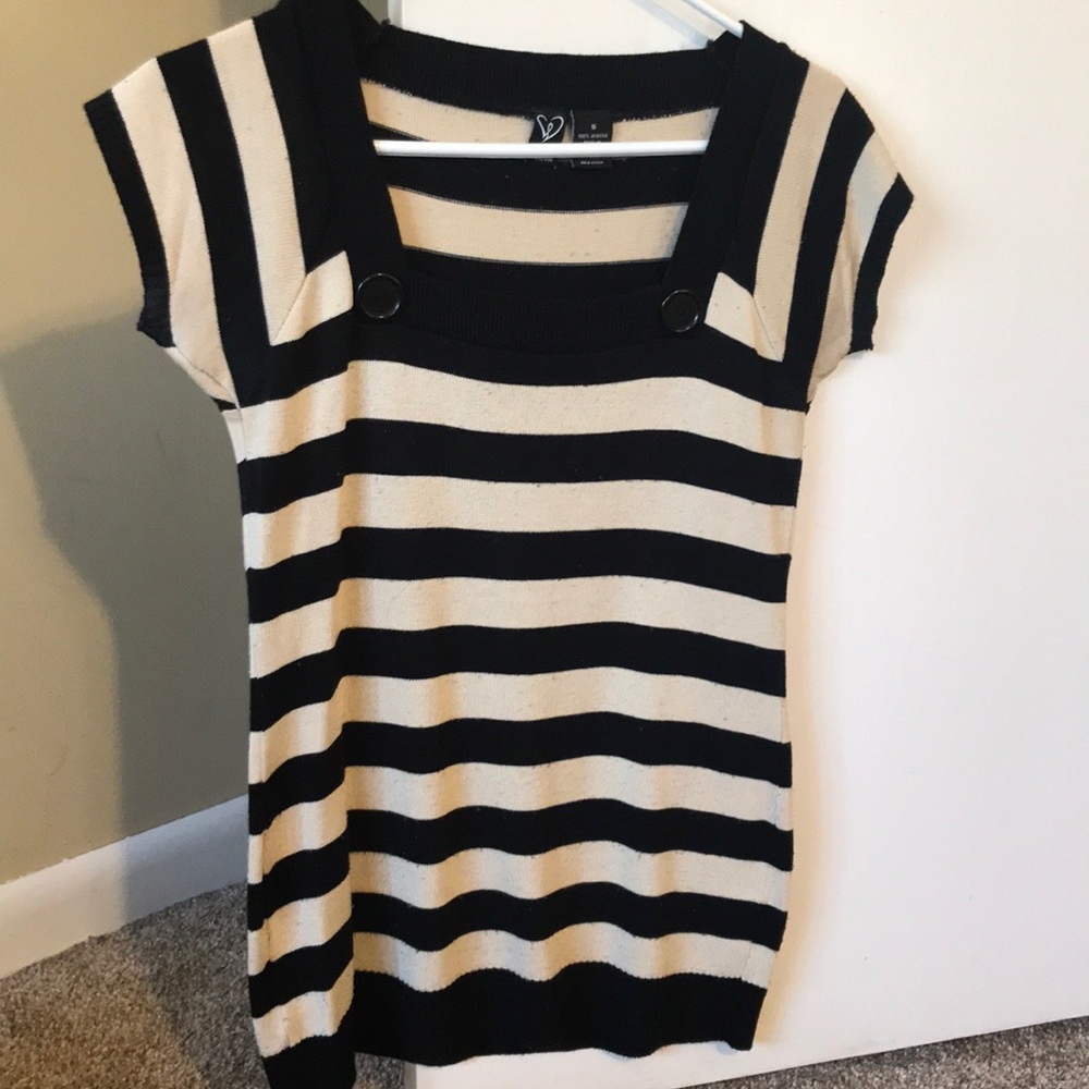 Black and cream top